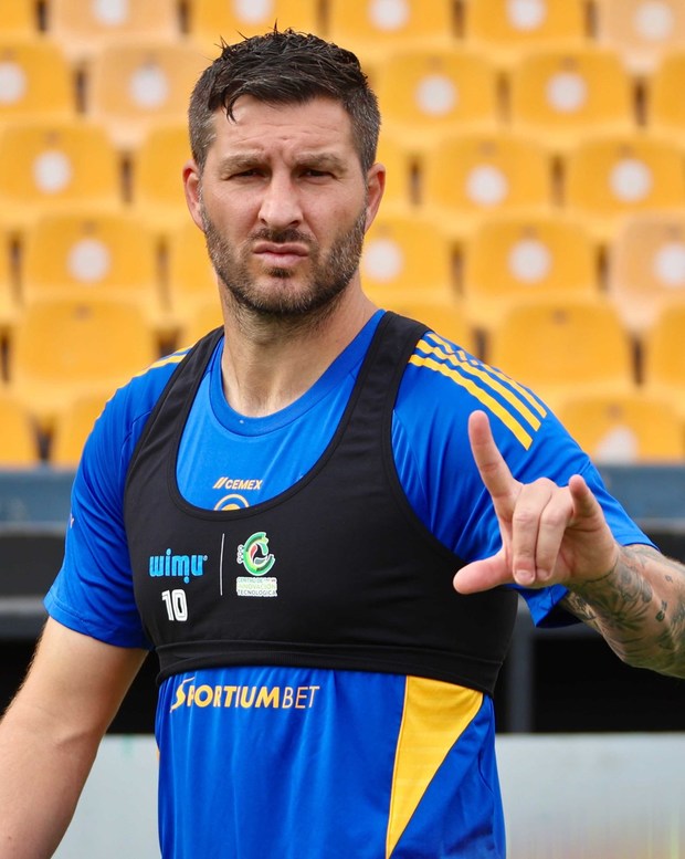 Gignac entrena como titular en el campamento felino. (Foto: Tigres)