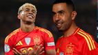 Lamine Yamal y su padre con la playera de la Selección de España. (Foto: Especial)