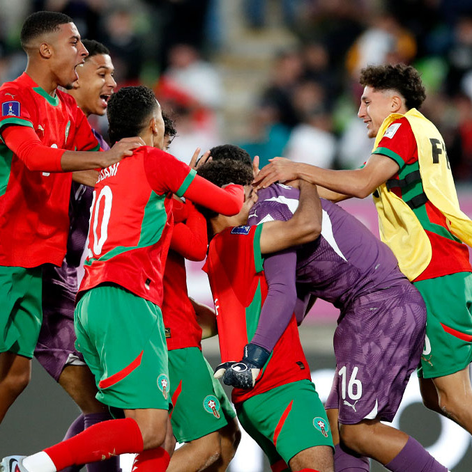 Jugadores de Marruecos celebraron con Mesbahni. (Foto: Reuters)