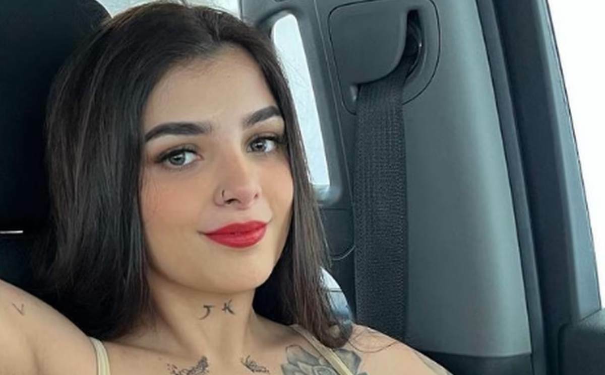 Karely Ruiz dio mucho de qué hablar por su 'relación con Santa Fe Klan (Foto: Instagram @karelyruiz)
