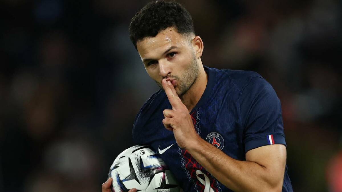 PSG evitó perder el liderato ante Estrasburgo / Reuters