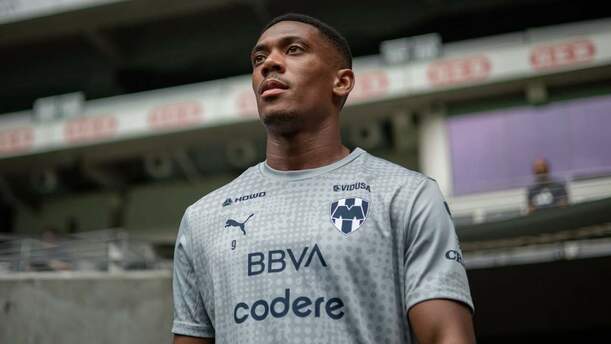 Anthony Martial está concentrado con Rayados para juego ante América ()