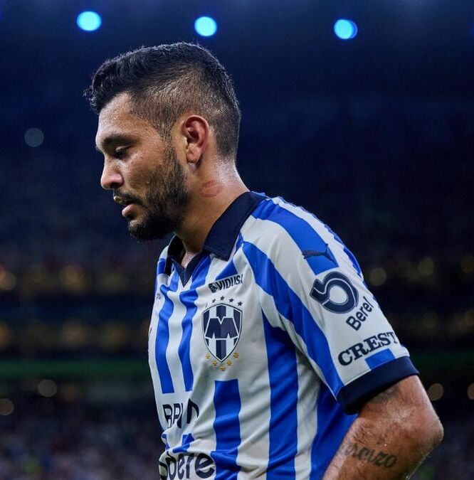 Tecatito Corona está trabajando en busca de volver a la actividad. (Foto: Mexsport)
