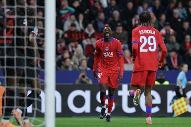 Dembelé celebra su gol a las aspirinas (EFE)
