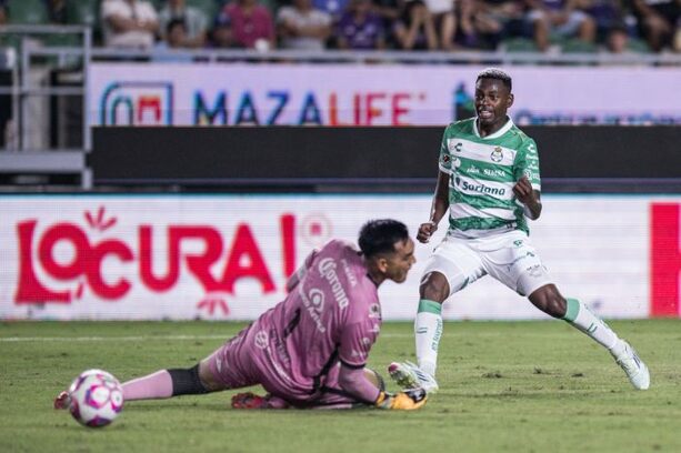 Palacios define para el 1-2 de Santos Laguna (Mexsport)