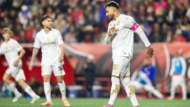 Alexis Vega no salió en su mejor día ante los Xolos (Imago7)