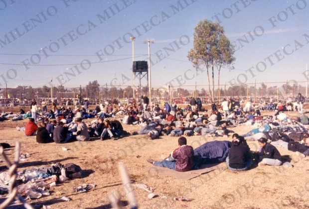 Miles de personas acamparon para estar cerca del Papa. (Foto: Milenio)