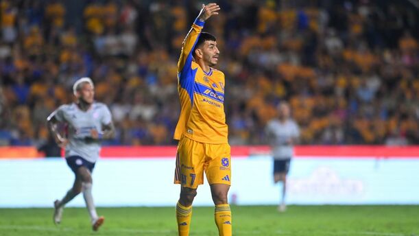 Ángel Correa con la camiseta de local de Tigres (Imago7)