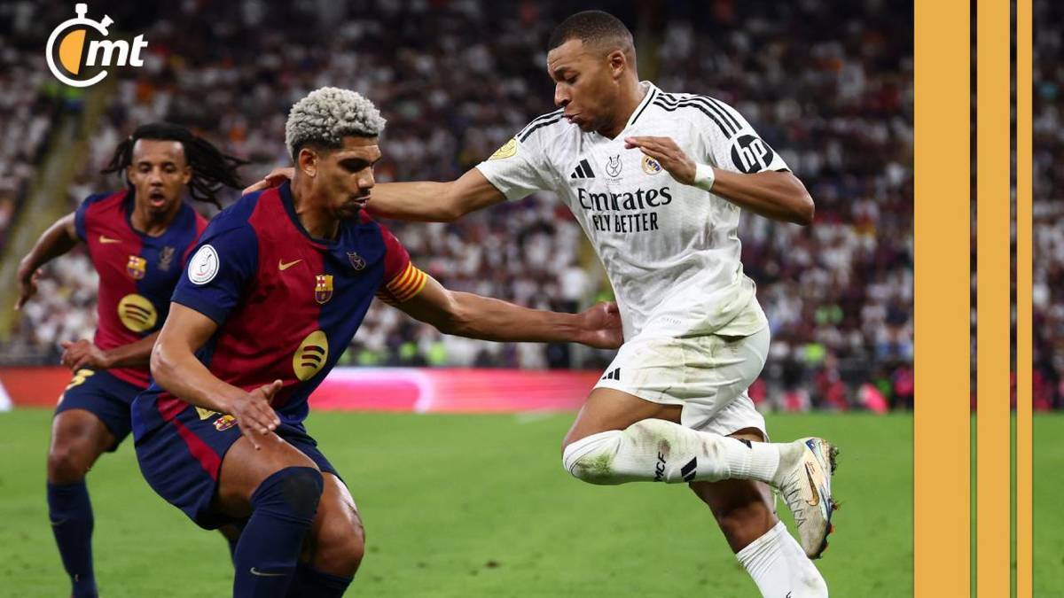 Mbappé intenta superar a Araújo en el último Clásico Español (Reuters)
