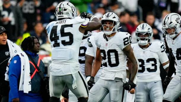 Las Vegas Raiders festejan en Foxboro (@Raiders)