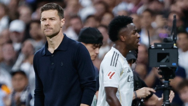 Vinícius generó polémica con el desplante que tuvo con Xabi Alonso (EFE)