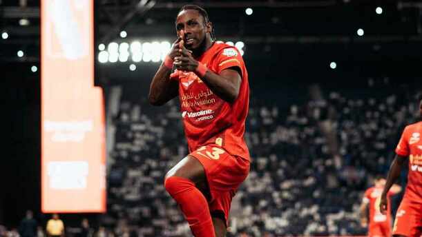 Julián Quiñones nuevamente marca gol en Arabia Saudita (@julian_quiones3)