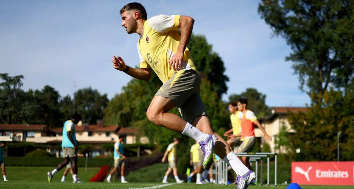 Santiago Gimenez no ha tenido un buen inicio de temporada (@Santgimenez_)