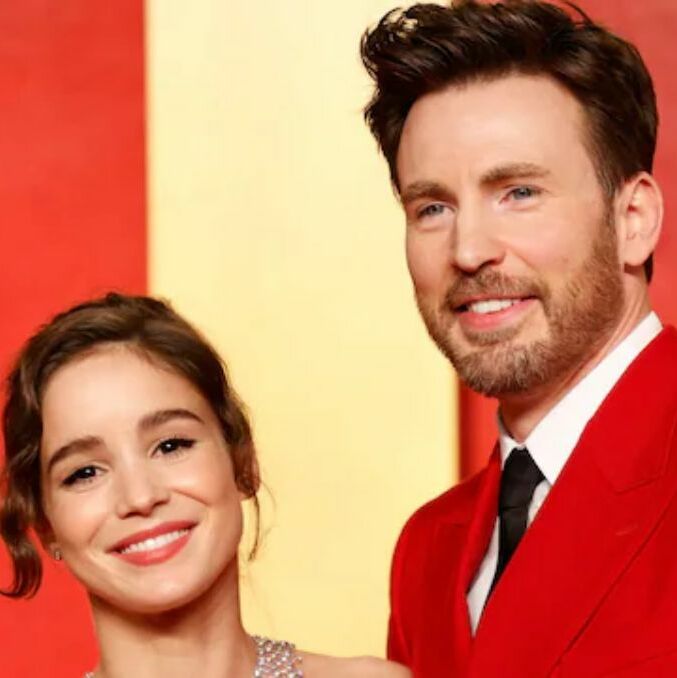 TMZ reporta que Chris Evans y Alba Baptista ya son papás