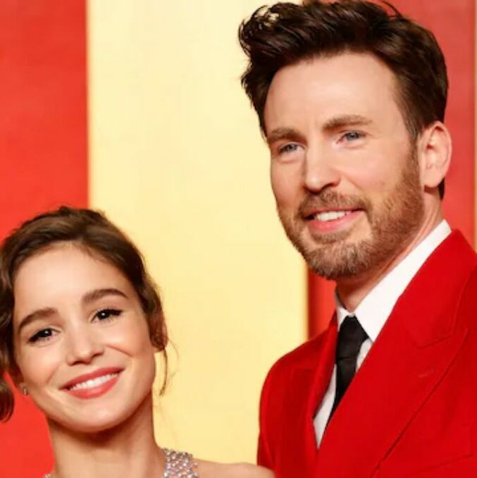 TMZ reporta que Chris Evans y Alba Baptista ya son papás