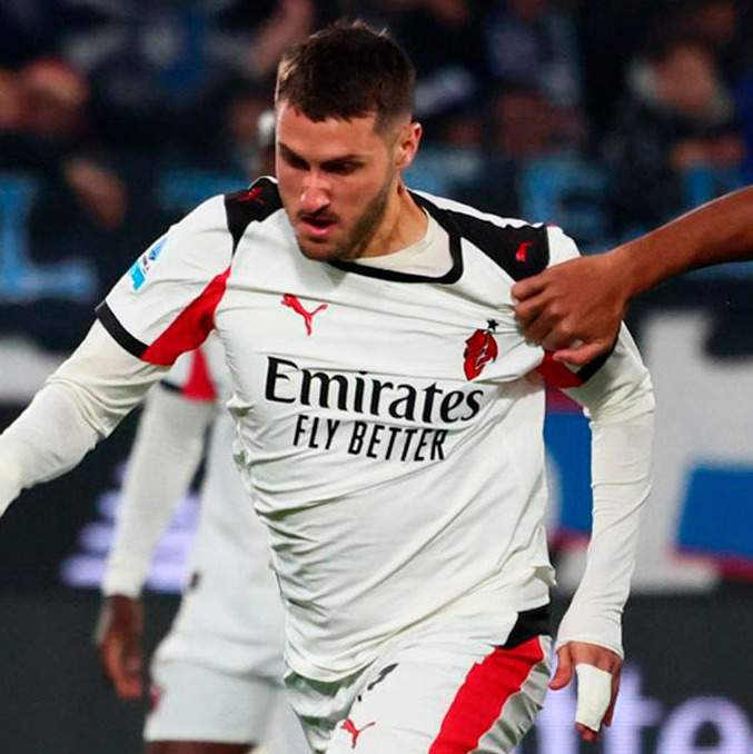 Santiago Gimenez se fue en blanco ante Atalanta. (Foto: EFE)