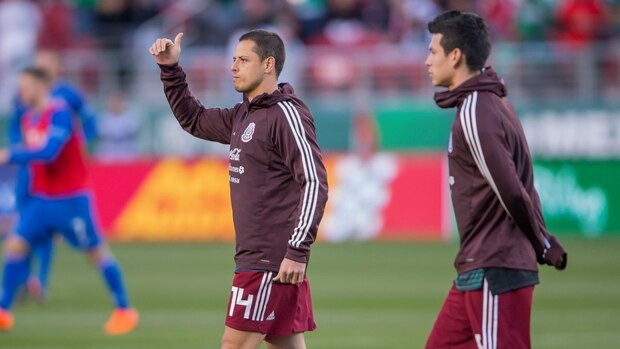 Chicharito Hernández junto con Chucky Lozano en la Selección Mexicana (Mexsport)