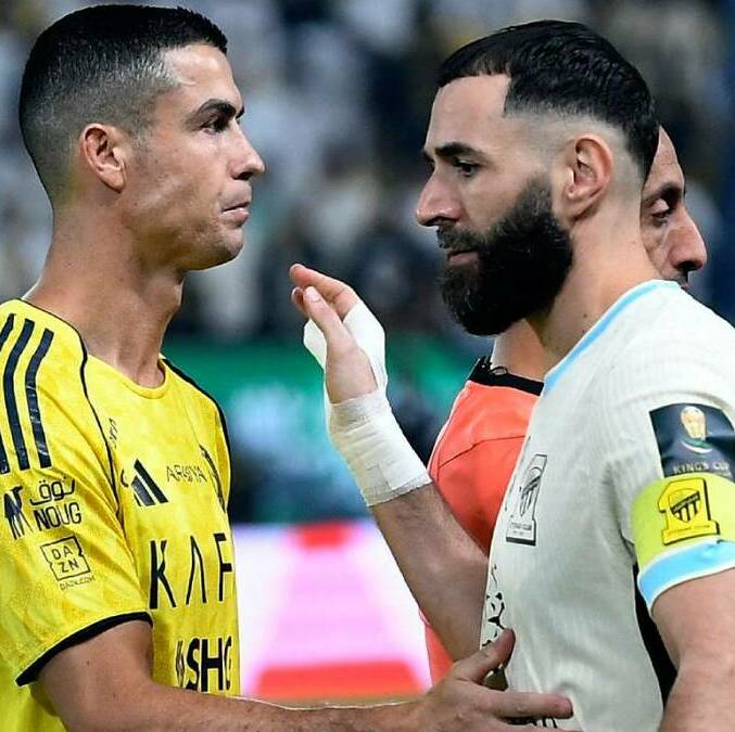 Cristiano Ronaldo y Benzema antes del juego (Reuters)