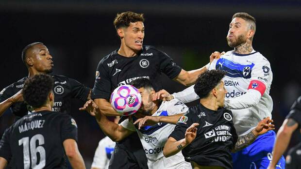 Cruz Azul vence a Monterrey y se mete a Liguilla / Mexsport