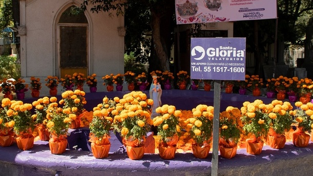El Día de Muertos es una fecha muy importante en México (@SantaGloriaVelatorio)