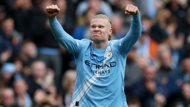 Erling Haaland le hizo doblete al Everton (Reuters)