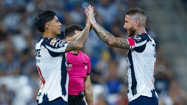 Salcedo ha sido felicitado por Sergio Ramos por su esfuerzo. (Foto: Imago7)