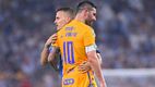 Canales y Gignac se abrazaron en un Clásico Regio. (Foto: Imago7)