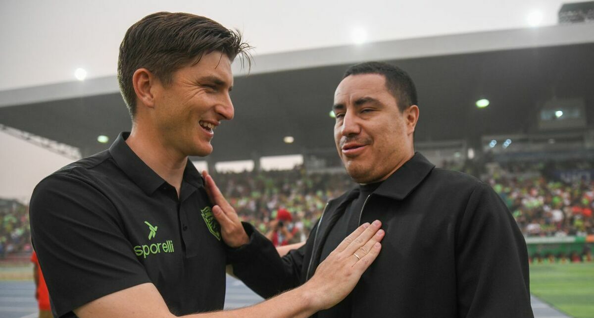 Martín Varini y Efraín Juárez (Imago7)