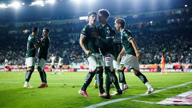 Plátano Alvarado hizo el gol de León ante Pumas (Imago7)