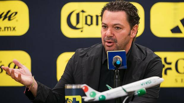 Santiago Baños ironiza sobre crisis en América / X: Club América