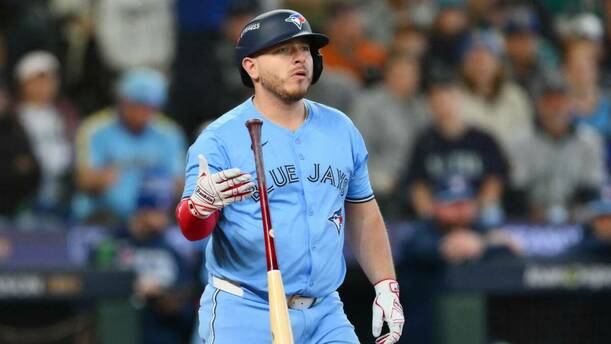 Alejandro Kirk se une a los mexicanos en Serie Mundial (Reuters)