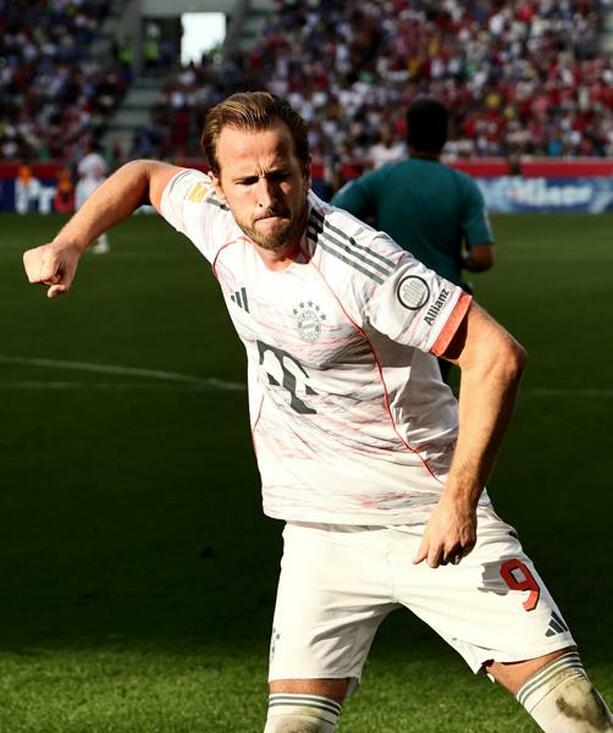 Harry Kane brilló con su triplete (EFE)