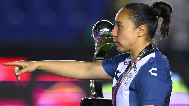 Charlyn Corral es campeona con Pachuca (Mexsport)