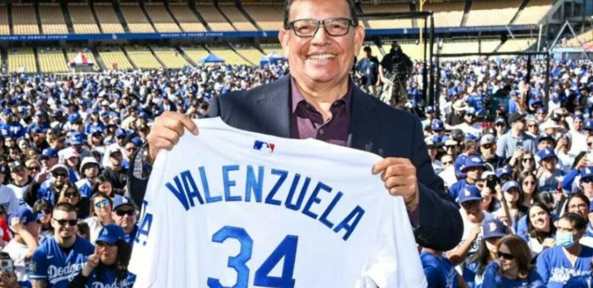 Fernando Valenzuela, aclamado por fans de Los Ángeles (Dodgers)