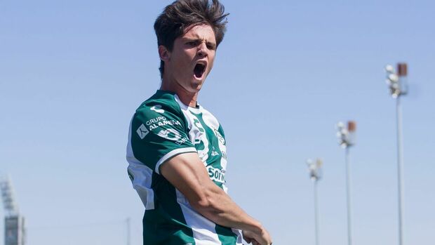 Máximo Reyes ha destacado con sus goles. (Foto: Imago7)