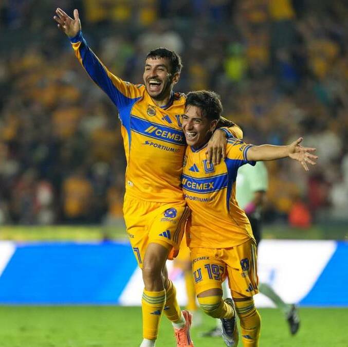 Hasta Angelito Correa celebra el nuevo contrato del Chicha (Imago7)