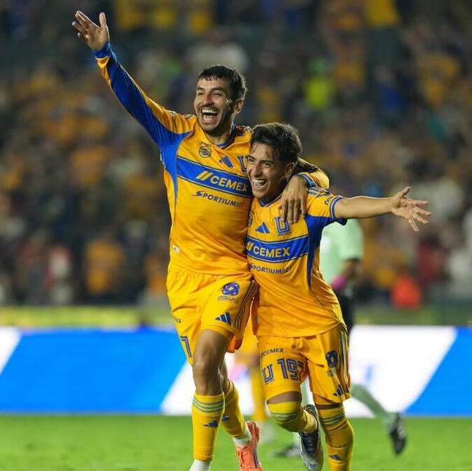 Hasta Angelito Correa celebra el nuevo contrato del Chicha (Imago7)