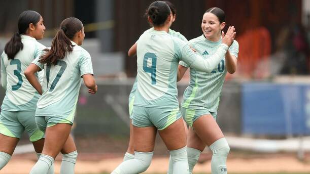México Femenil Sub 17 festeja un gol (@miseleccionfem)