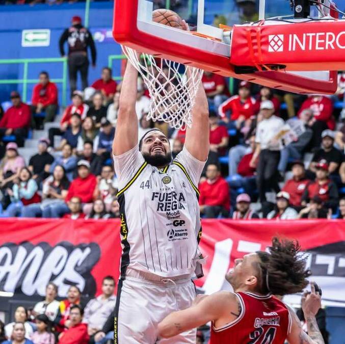 Fuerza Regia volvió a imponer condiciones ante los Diablos (Cortesía)