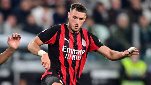 Santiago Gimenez se perdió el Milan vs Roma de la Serie A (Reuters)