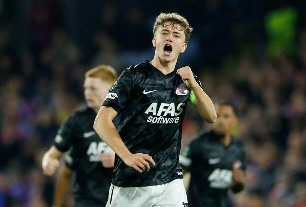 AZ Alkmaar sigue en zona de eliminación tras dos derrotas / Reuters