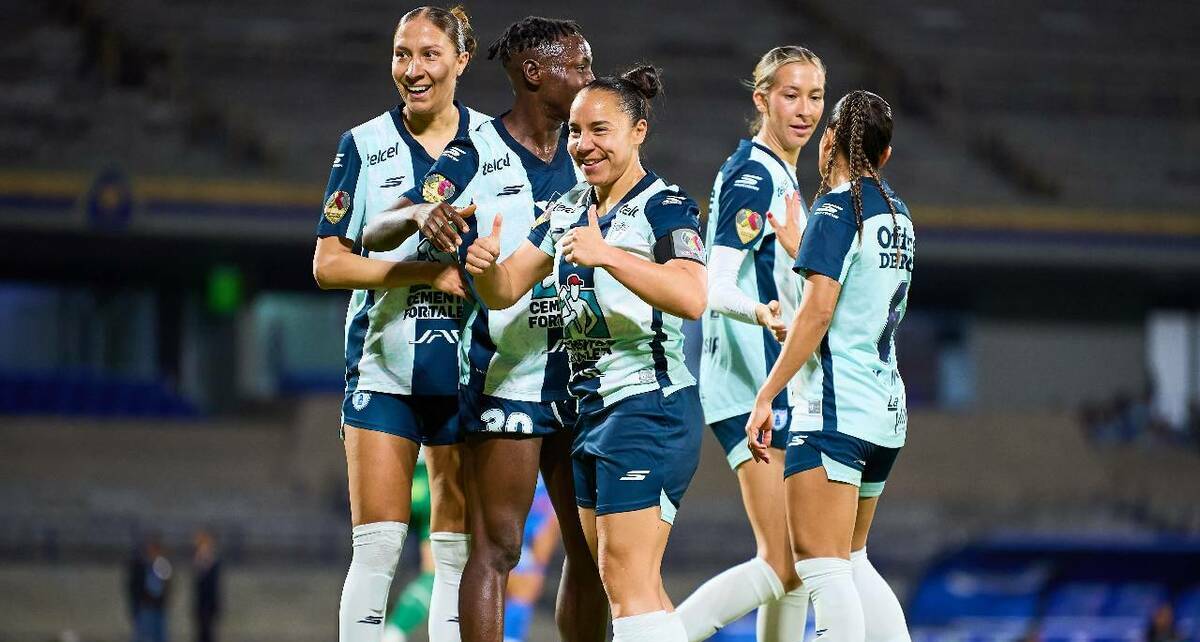 Pachuca le remontó a Cruz Azul con doblete de Charlyn Corral / Mexsport