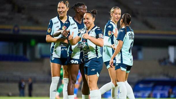 Pachuca le remontó a Cruz Azul con doblete de Charlyn Corral / Mexsport