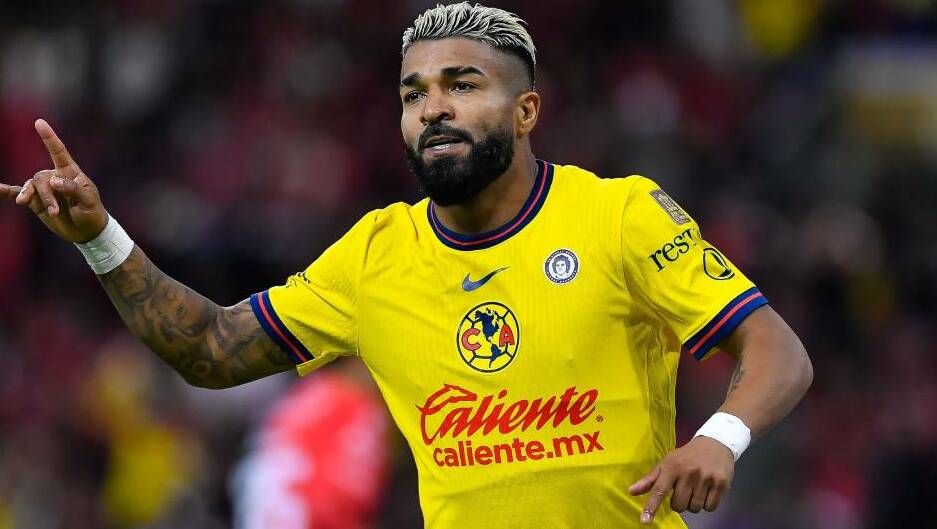 Rodrigo Aguirre se lució con un doblete ante Atlas (MexSport).