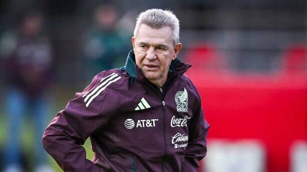 Javier Aguirre, en un entrenamiento del Tri (@miseleccionmx)