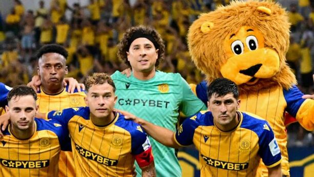 Memo Ochoa no tuvo un buen debut en Chipre. (Foto: @aelfc_official)