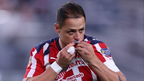 Chicharito Hernández en amistoso ante América (X: @Chivas)