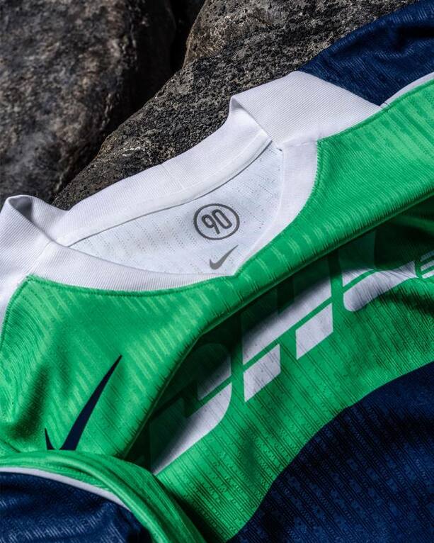 Logo de Total 90 en la playera de Pumas (@PumasMX)