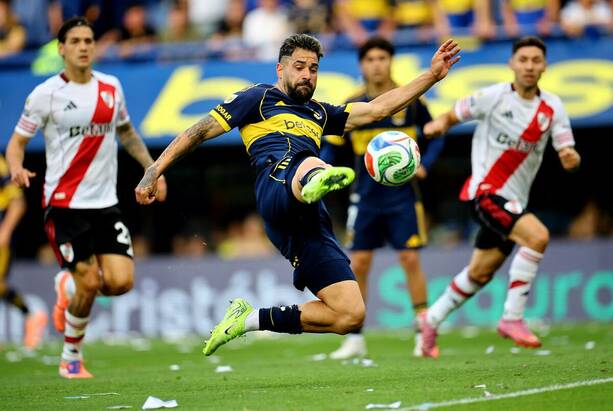 Los Xeneizes se colocan como lideres del torneo / Reuters