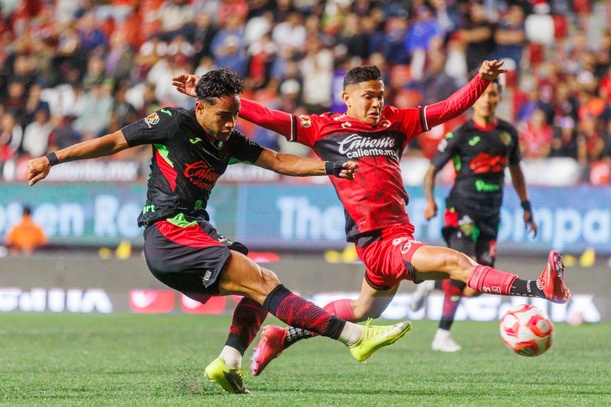 Acción de Xolos vs Juárez del AP2025 (Imago7)